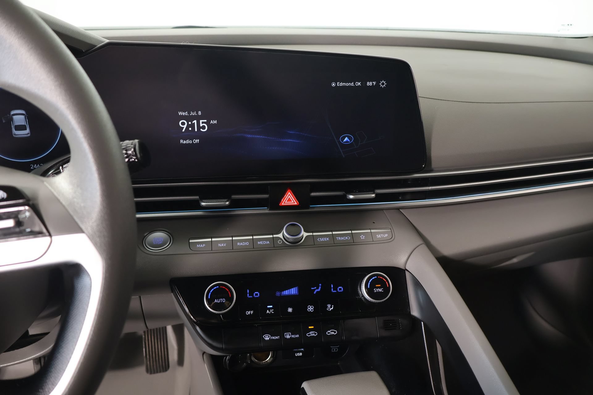 Certified 2024 Hyundai Elantra SEL FWD image 5
