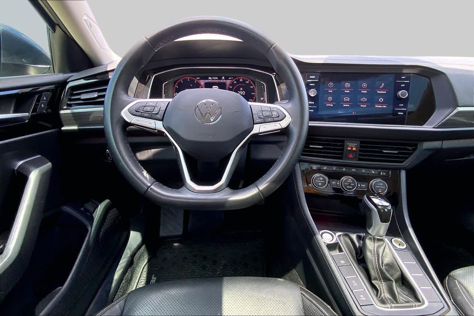 Used 2024 Volkswagen Jetta SEL FWD image 6
