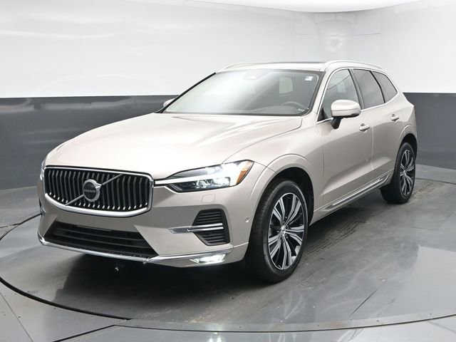 Used 2023 Volvo XC60 B5 Plus w/ Protection Package Premier image 3