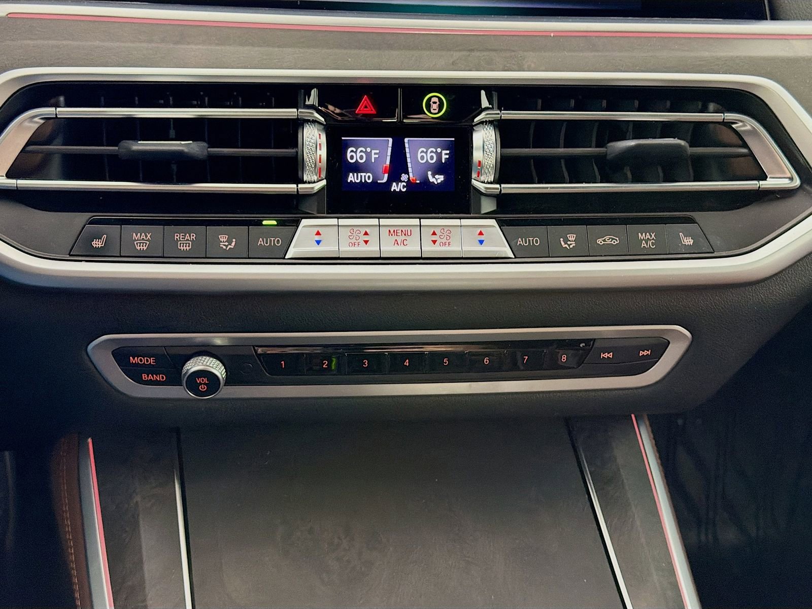 Used 2022 BMW X5 xDrive40i w/ M Sport Package AWD/4WD image 19