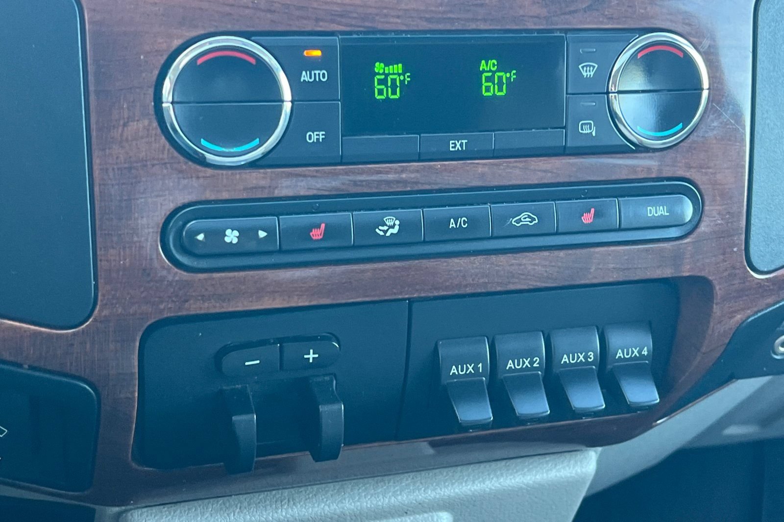Used 2010 Ford F350 Cabela's AWD/4WD image 17