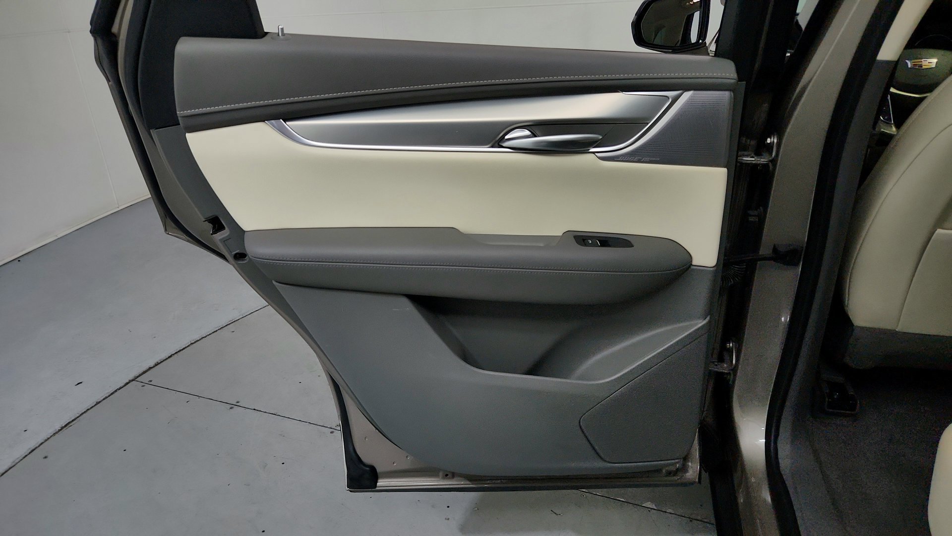 Certified 2023 Cadillac XT5 Premium Luxury AWD/4WD image 23