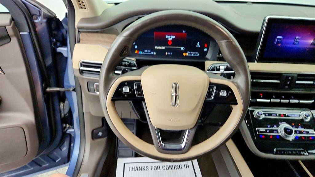 Used 2022 Lincoln Corsair Reserve w/ Luxury Package AWD/4WD image 13