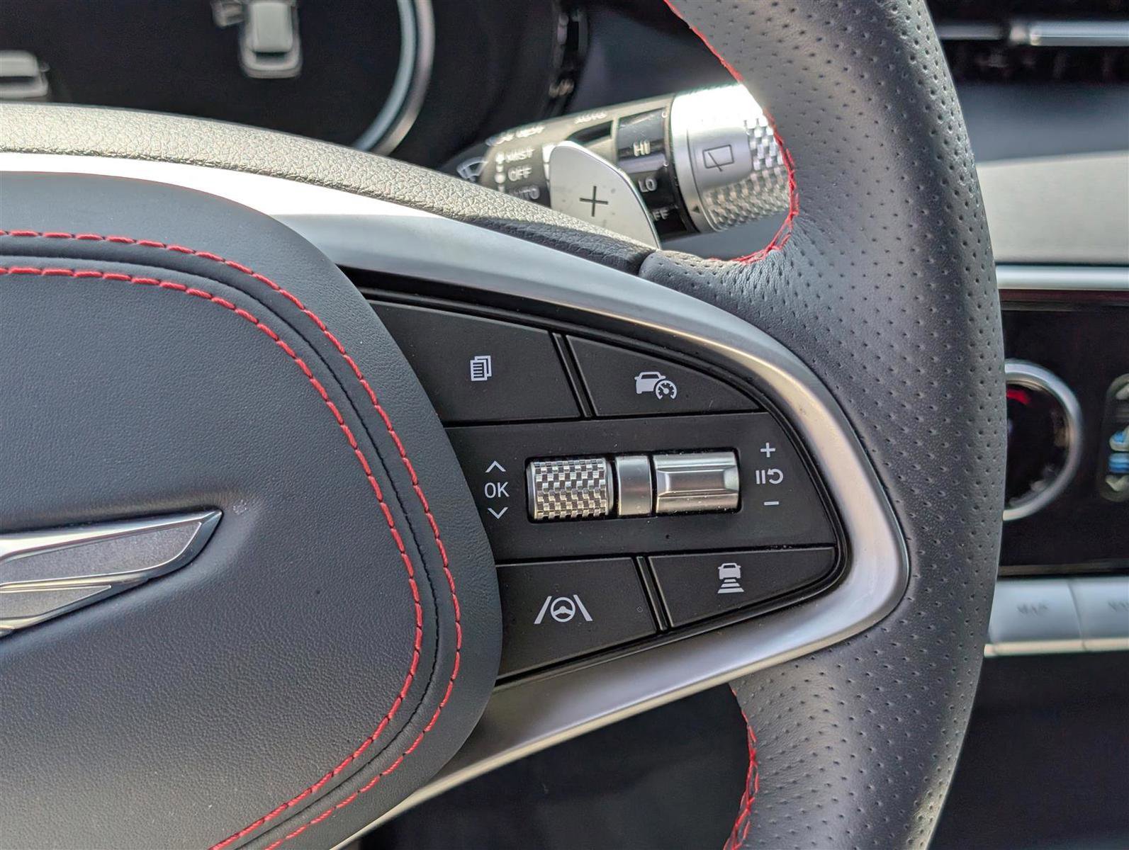 Used 2025 Genesis GV70 3.5T Sport image 24