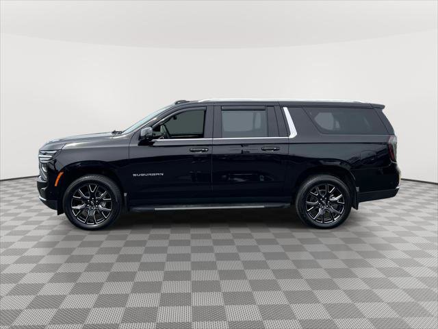 Used 2026 Chevrolet Suburban LT w/ Comfort Package AWD/4WD image 4