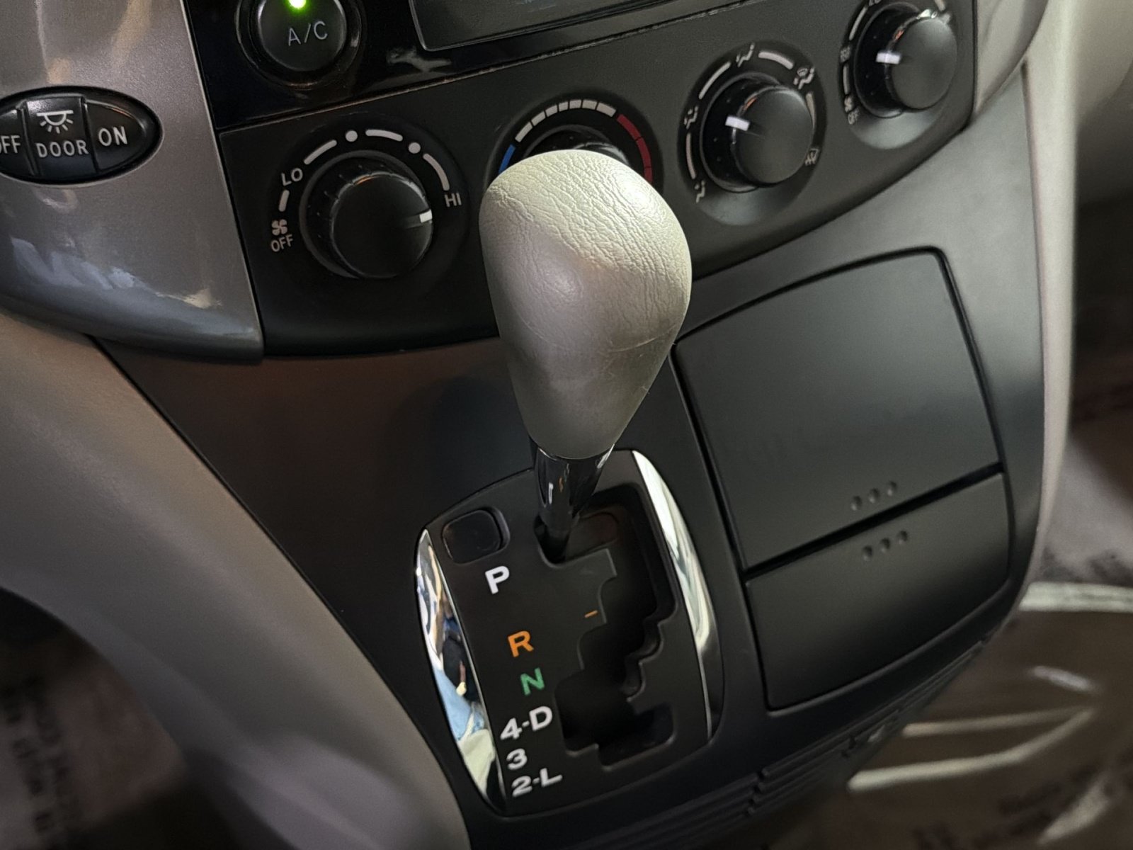 Used 2009 Toyota Sienna LE FWD image 15