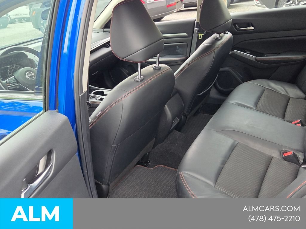 Used 2025 Nissan Altima 2.5 SR FWD image 9