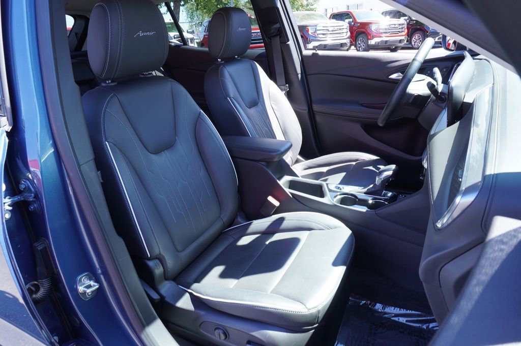 Certified 2024 Buick Encore GX Avenir image 12