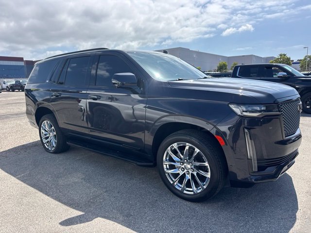 Used 2022 Cadillac Escalade Premium Luxury w/ LPO, Radiant Package AWD/4WD image 4
