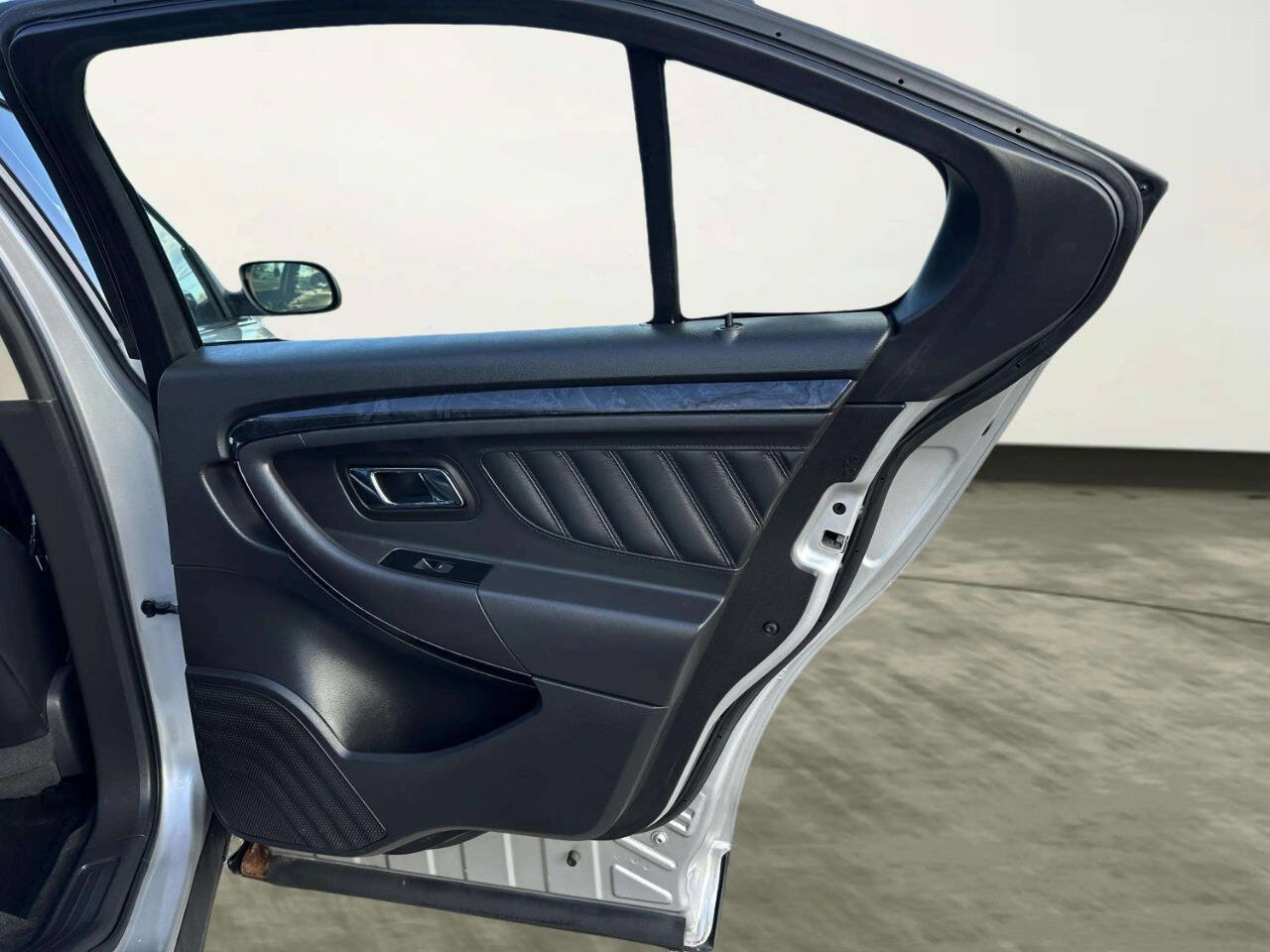 Used 2012 Ford Taurus Limited image 16