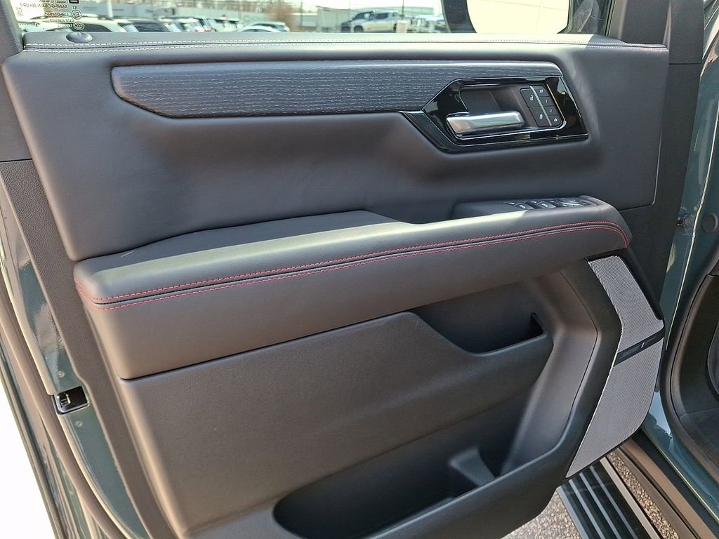 Used 2026 GMC Yukon AT4 Ultimate w/ LPO, Floor Liner Package AWD/4WD image 16