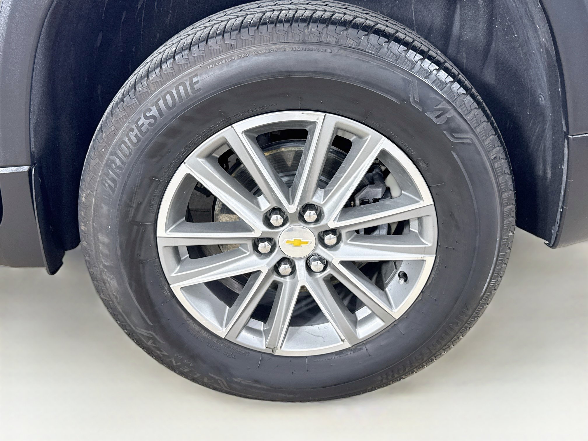 Used 2023 Chevrolet Traverse LT FWD image 32