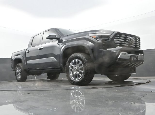 Used 2024 Toyota Tacoma Limited w/ Limited Package (LT) AWD/4WD image 26