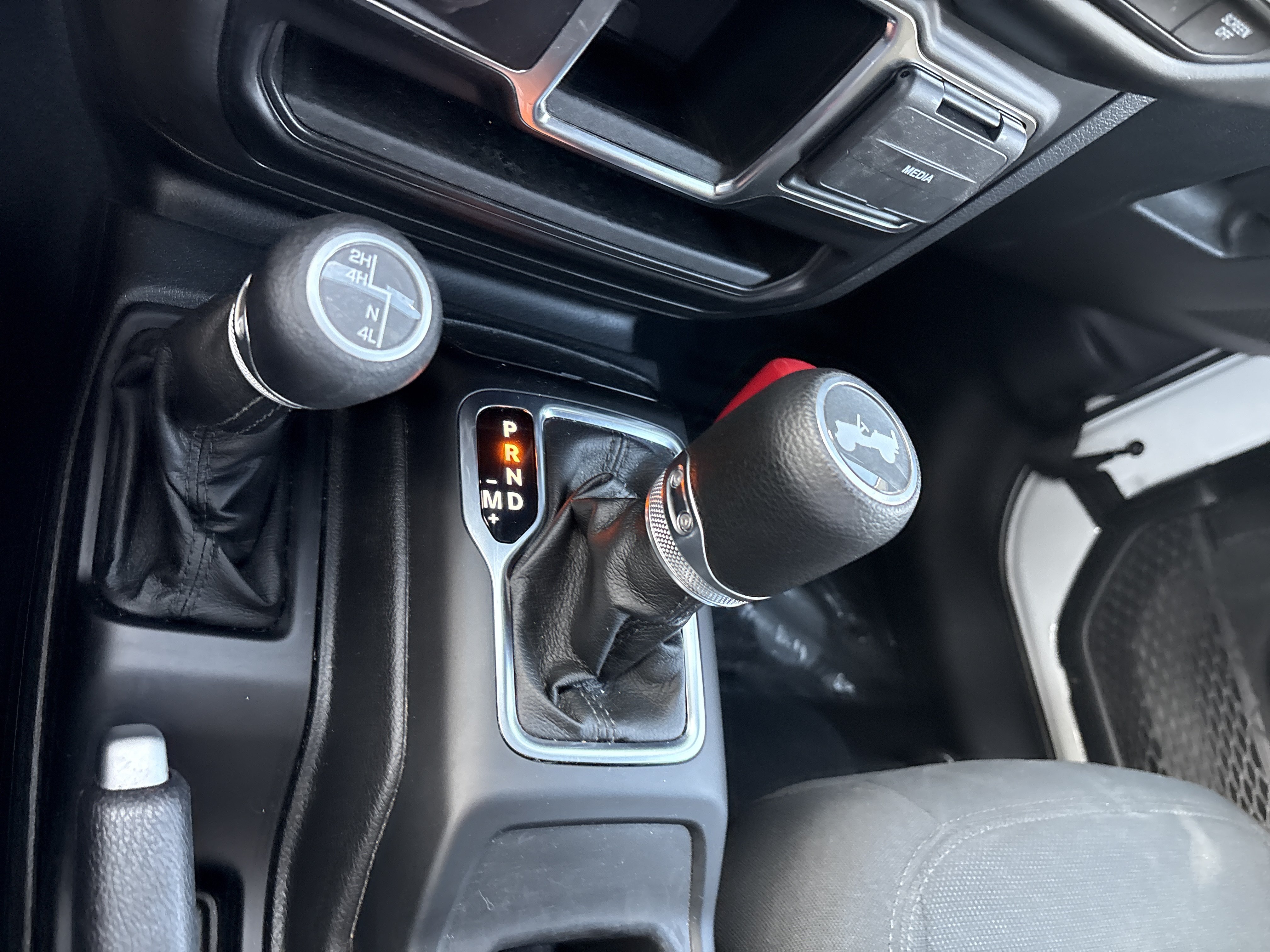 Used 2022 Jeep Wrangler Unlimited Sport AWD/4WD image 31