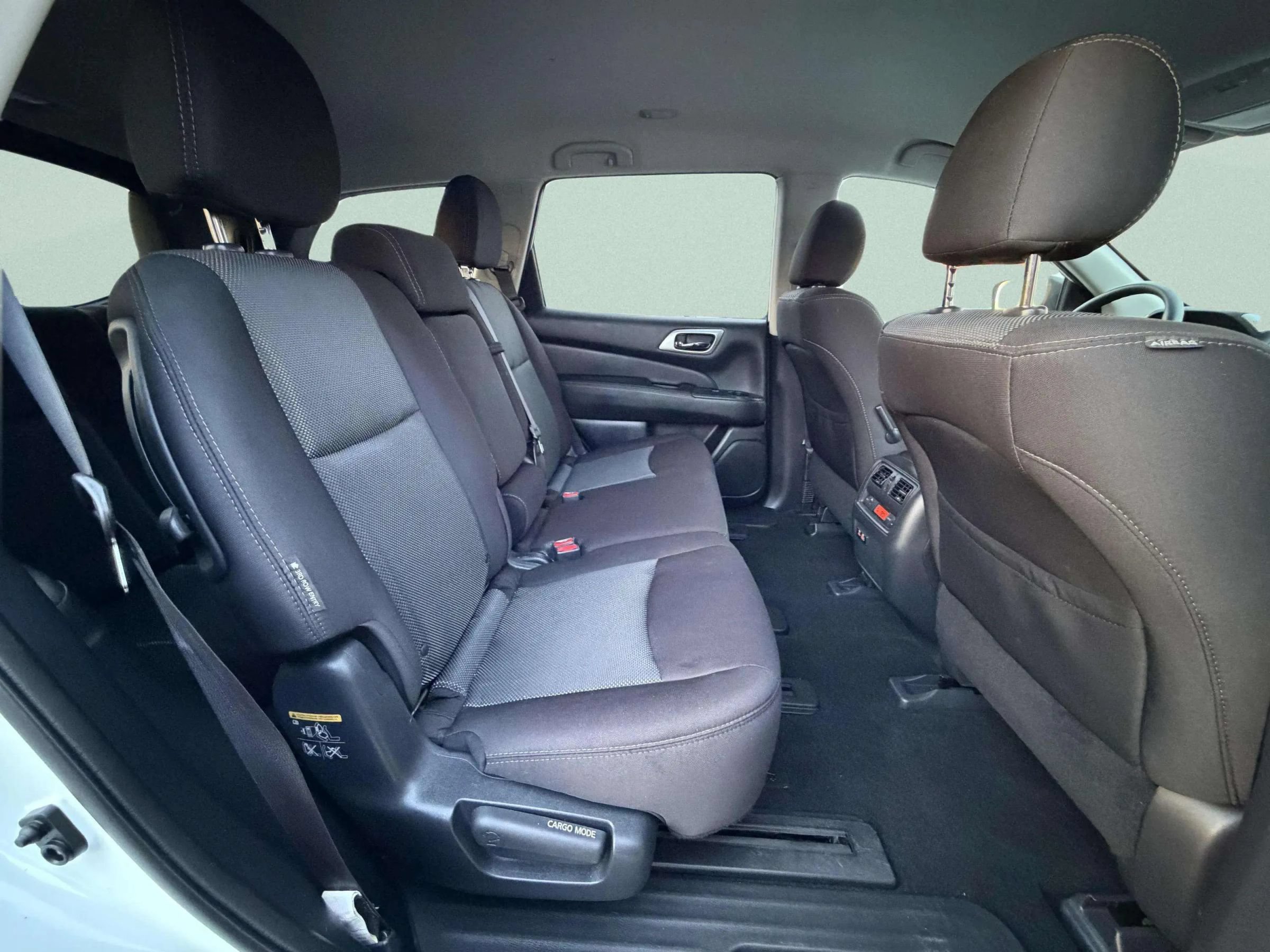 Used 2020 Nissan Pathfinder S AWD/4WD image 16