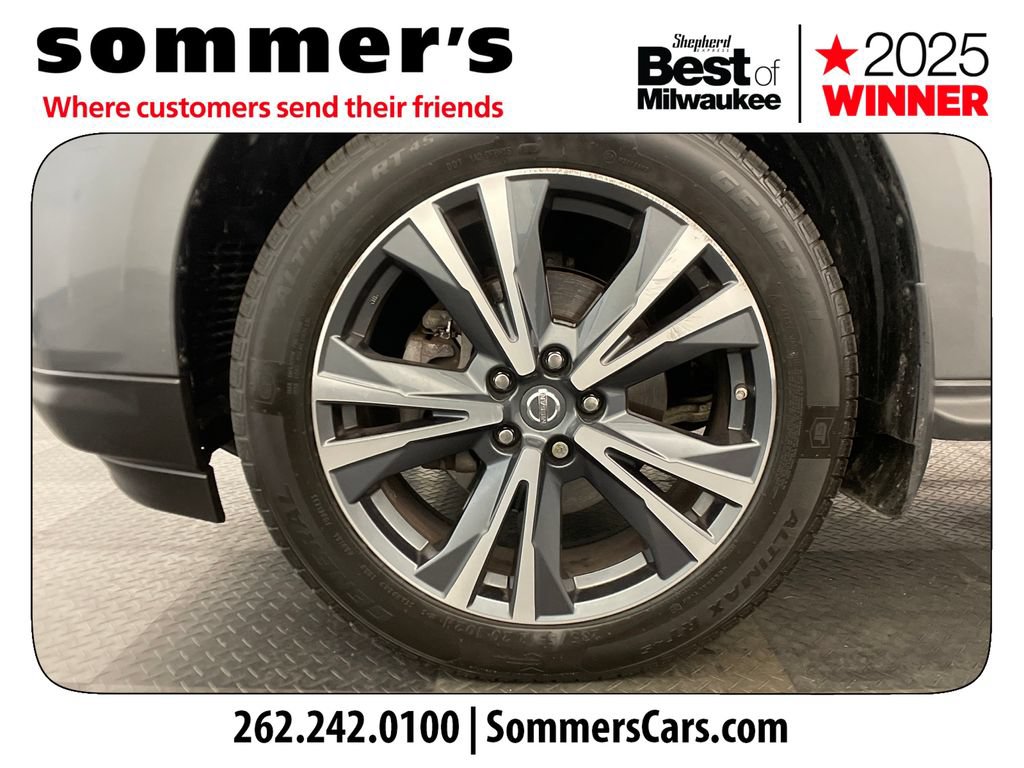 Used 2018 Nissan Pathfinder Platinum AWD/4WD image 25