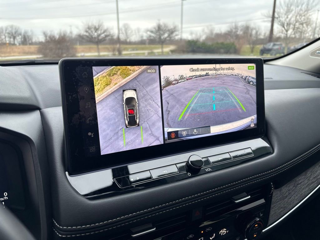 Used 2024 Nissan Rogue Platinum w/ Platinum Premium Package image 42