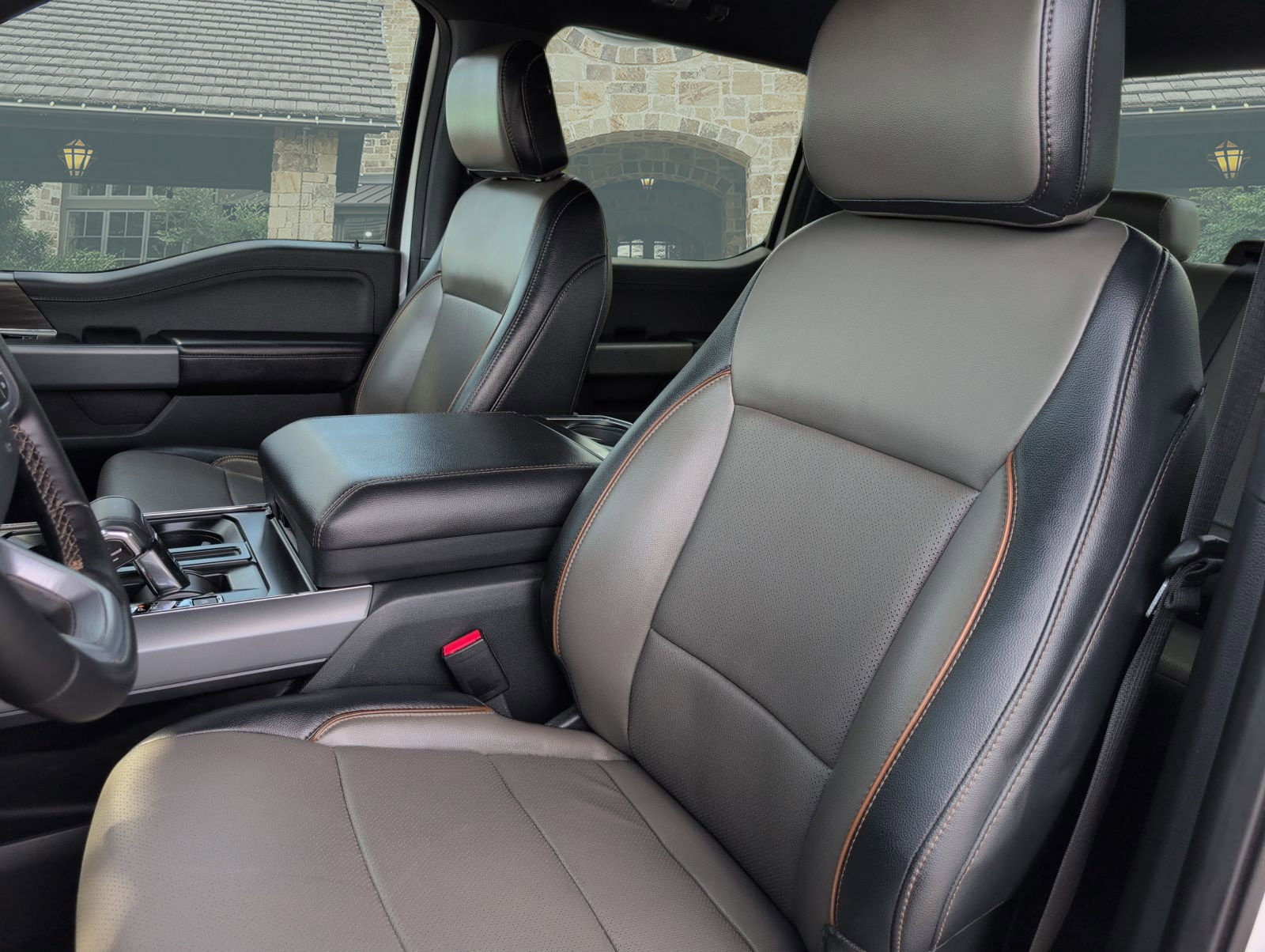 Used 2025 Ford F150 Lariat w/ FX4 Off-Road Package AWD/4WD image 5