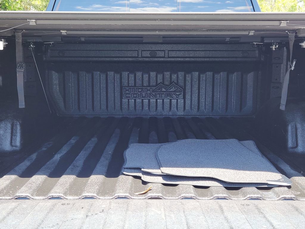 Used 2024 Chevrolet Silverado 1500 High Country w/ Midnight Edition AWD/4WD image 9