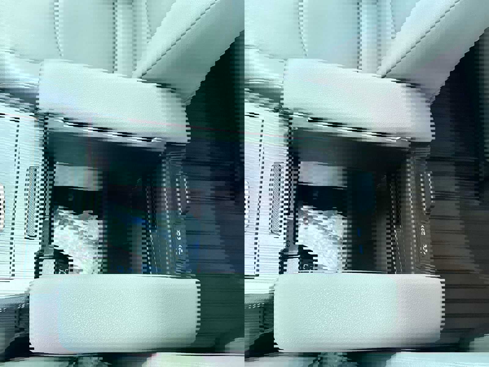 Used 2025 Toyota Sienna XLE w/ XLE Plus Package image 28