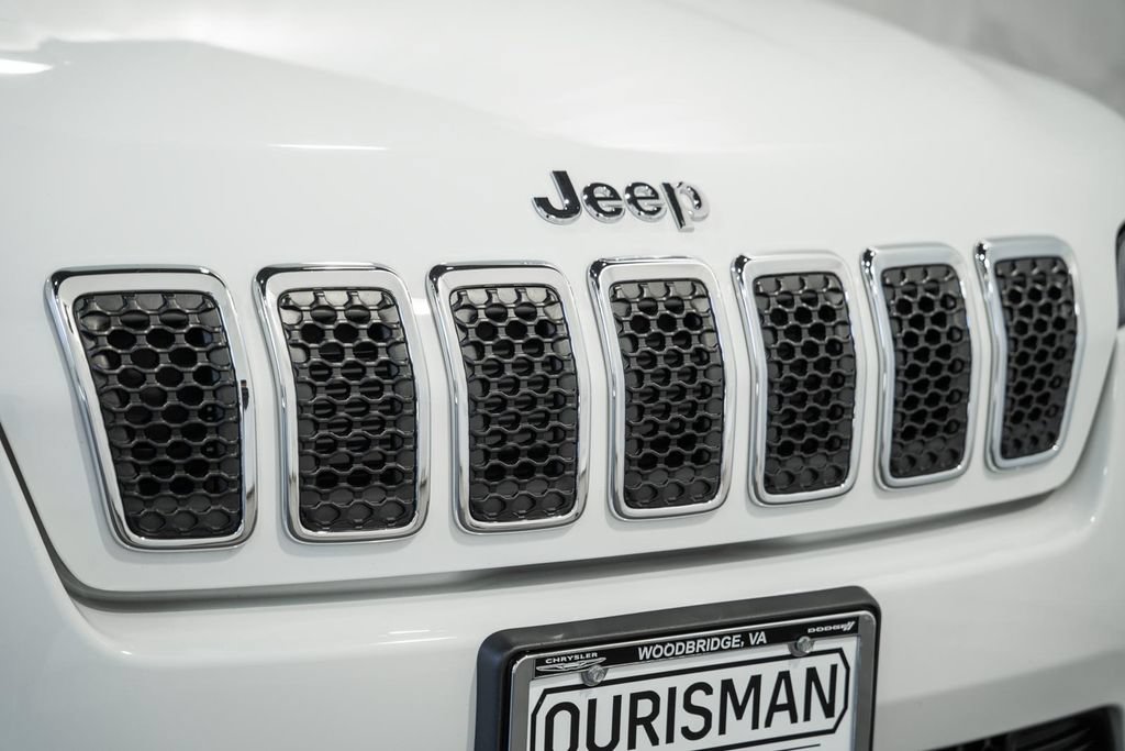 Certified 2022 Jeep Cherokee Latitude Lux w/ Sun & Sound Group AWD/4WD image 11