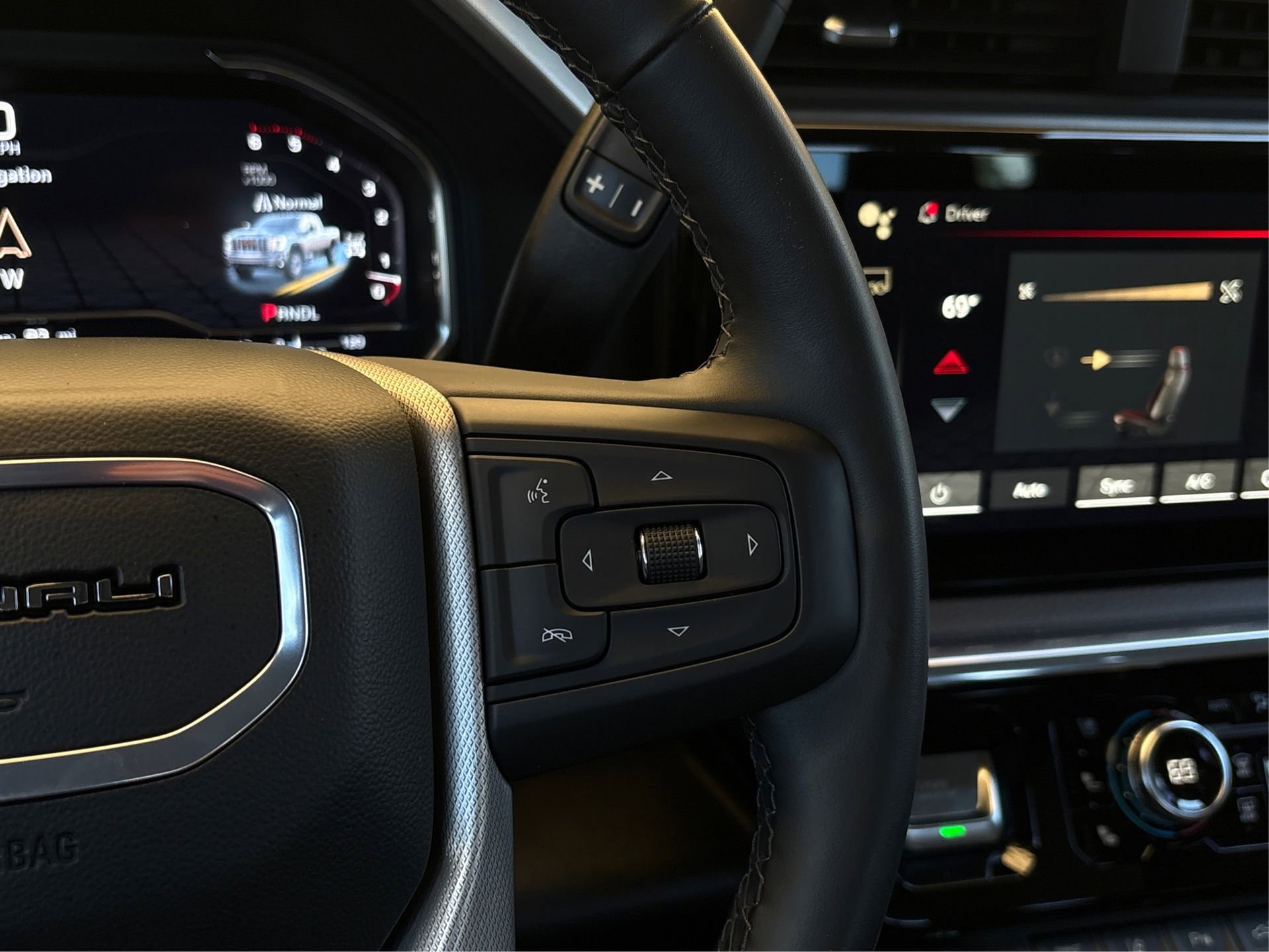 Used 2024 GMC Sierra 2500 Denali w/ Denali Reserve Package image 28