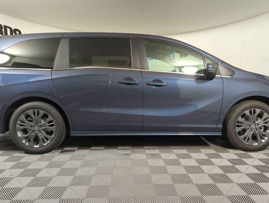 New 2026 Honda Odyssey Touring image 6