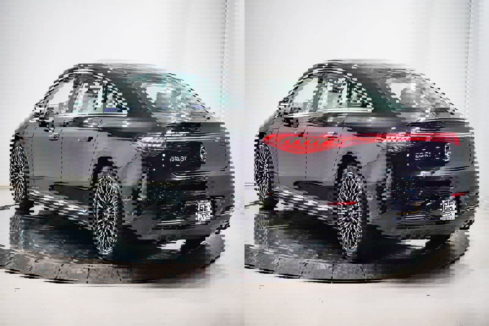 Used 2023 Mercedes-Benz EQS 450+ Sedan image 2