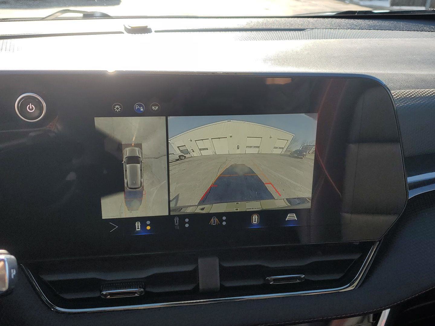 Used 2025 Chevrolet Equinox RS w/ Safety and Technology Package image 21