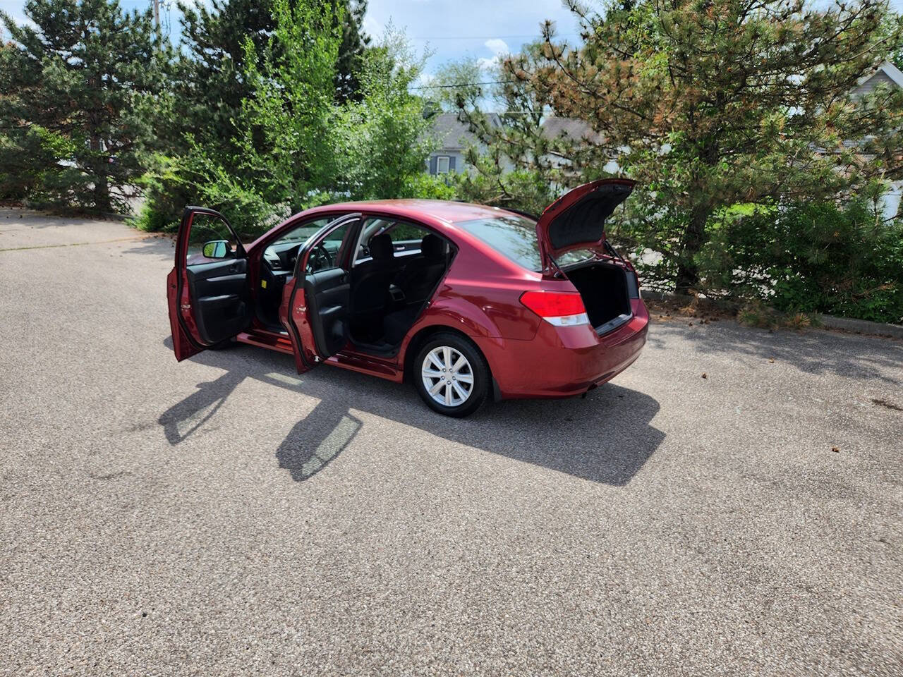 Used 2011 Subaru Legacy 2.5i Premium AWD/4WD image 30