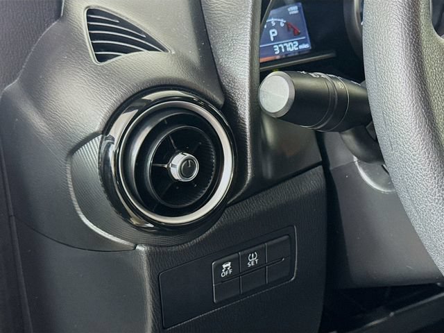 Used 2019 Toyota Yaris LE FWD image 19