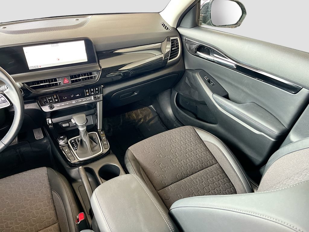 Used 2025 Kia Seltos S AWD/4WD image 23