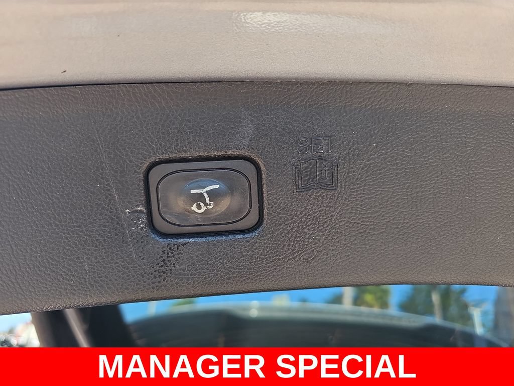 Used 2022 Ford Edge Titanium w/ Equipment Group 301A AWD/4WD image 13