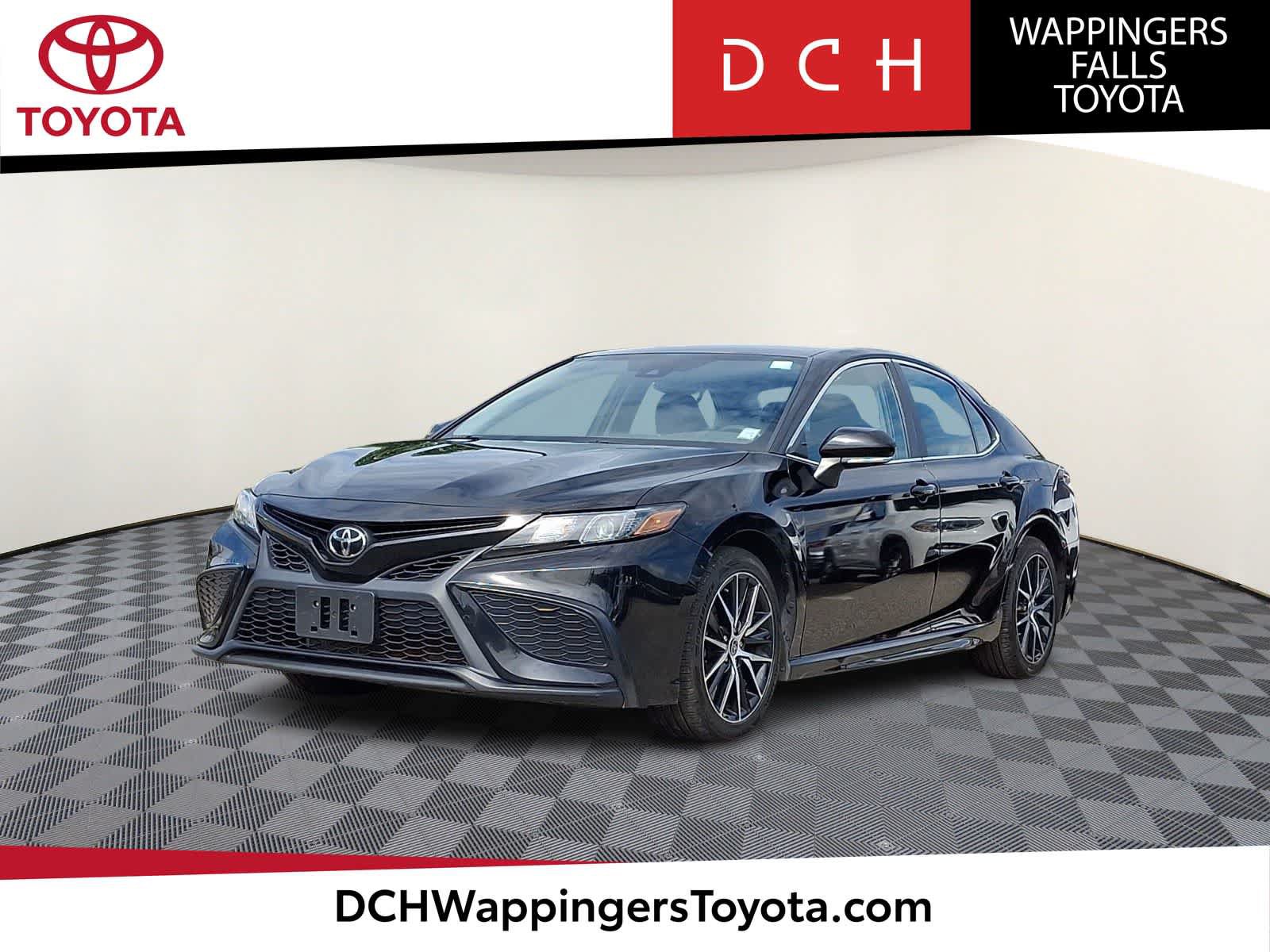 Used 2023 Toyota Camry SE FWD image 1