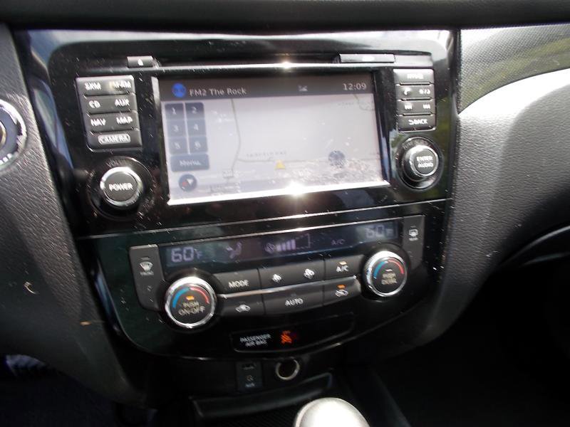 Used 2016 Nissan Rogue SL w/ SL Premium Package image 32