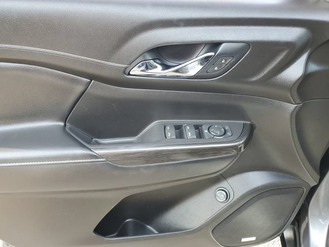 Used 2021 GMC Acadia SLT w/ Elevation Edition FWD image 16