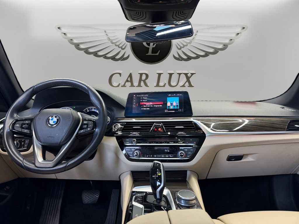Used 2019 BMW 530i w/ Convenience Package RWD image 11