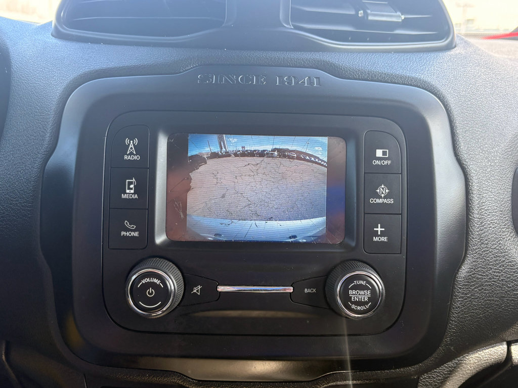 Used 2015 Jeep Renegade Latitude image 23