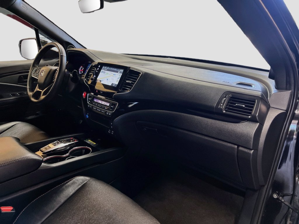 Used 2025 Honda Passport Black Edition image 31
