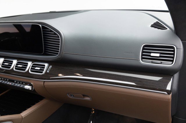 Used 2024 Mercedes-Benz GLS 63 AMG 4MATIC image 28