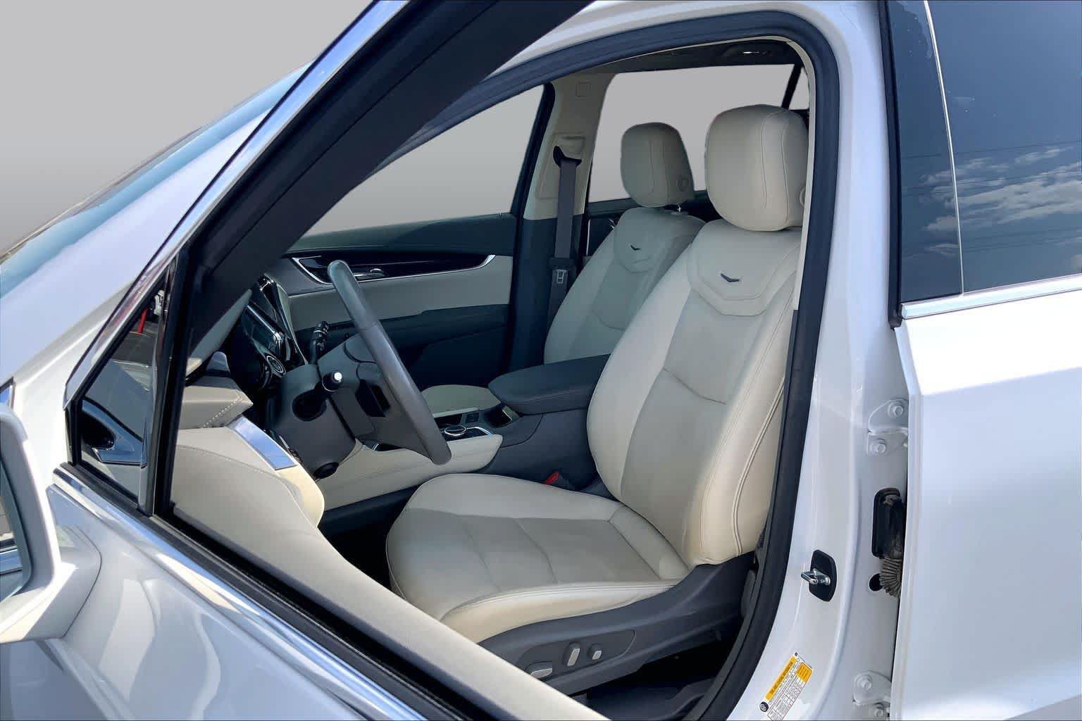 Used 2020 Cadillac XT6 Premium Luxury FWD image 8
