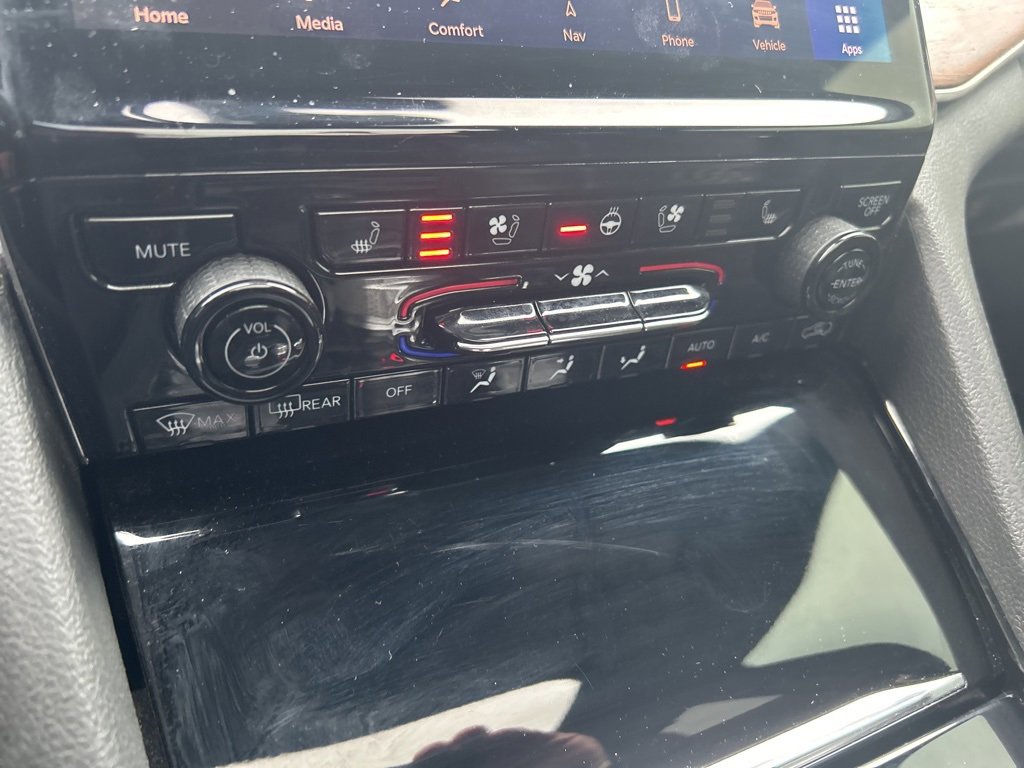 Used 2022 Jeep Grand Cherokee Summit w/ Luxury Tech Group V image 5