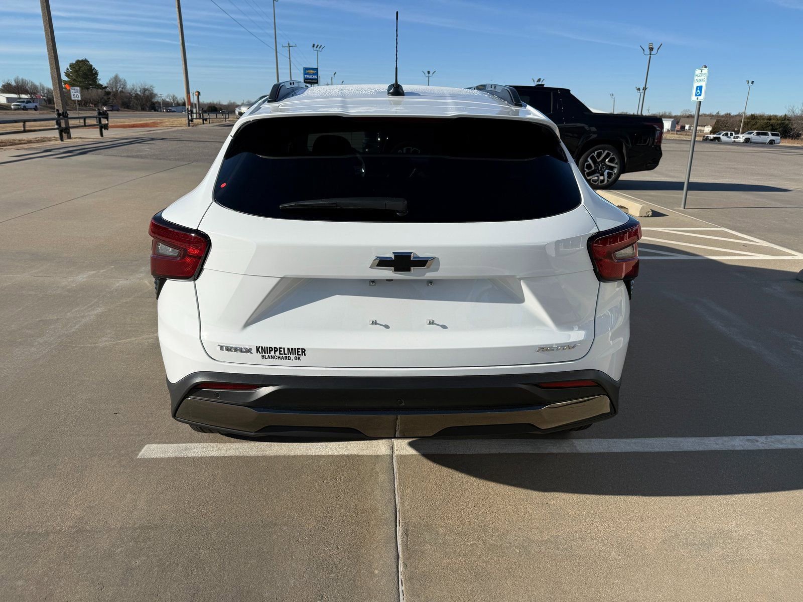 New 2026 Chevrolet Trax ACTIV w/ Sunroof Package FWD image 3