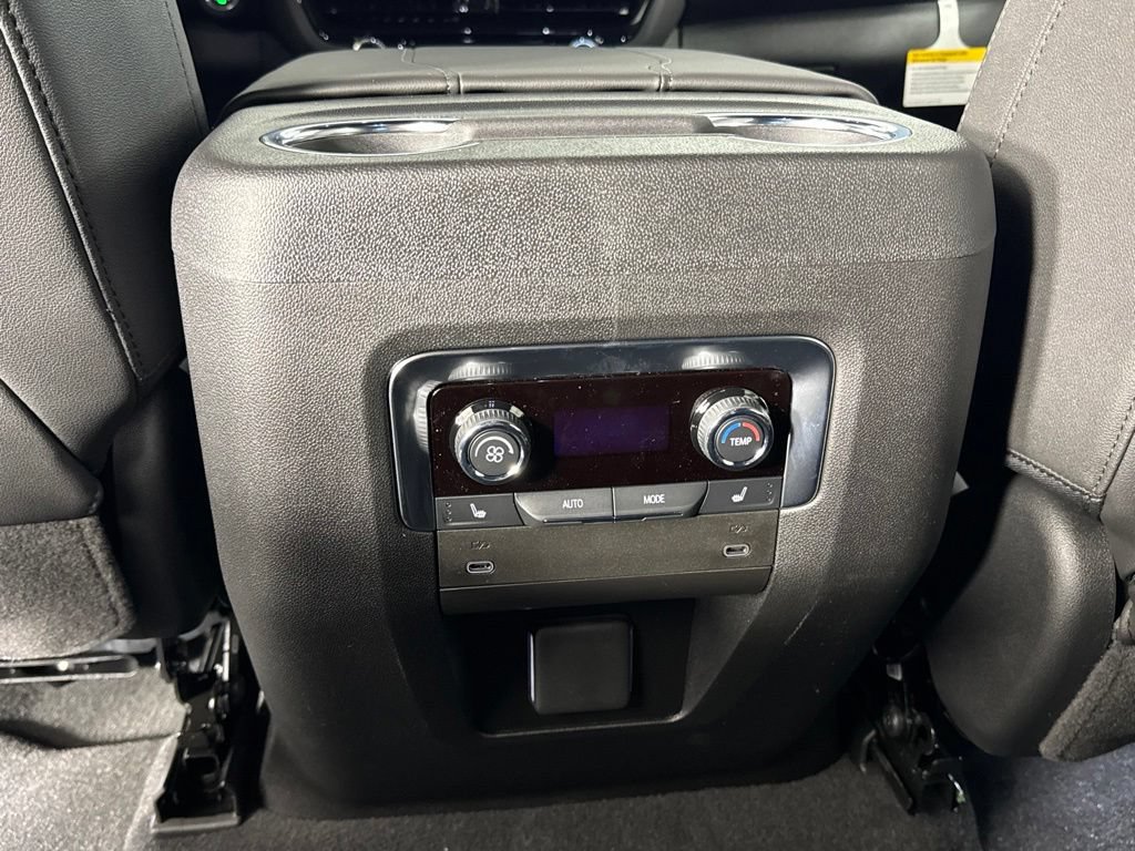 New 2026 Chevrolet Suburban LT w/ Comfort Package AWD/4WD image 29
