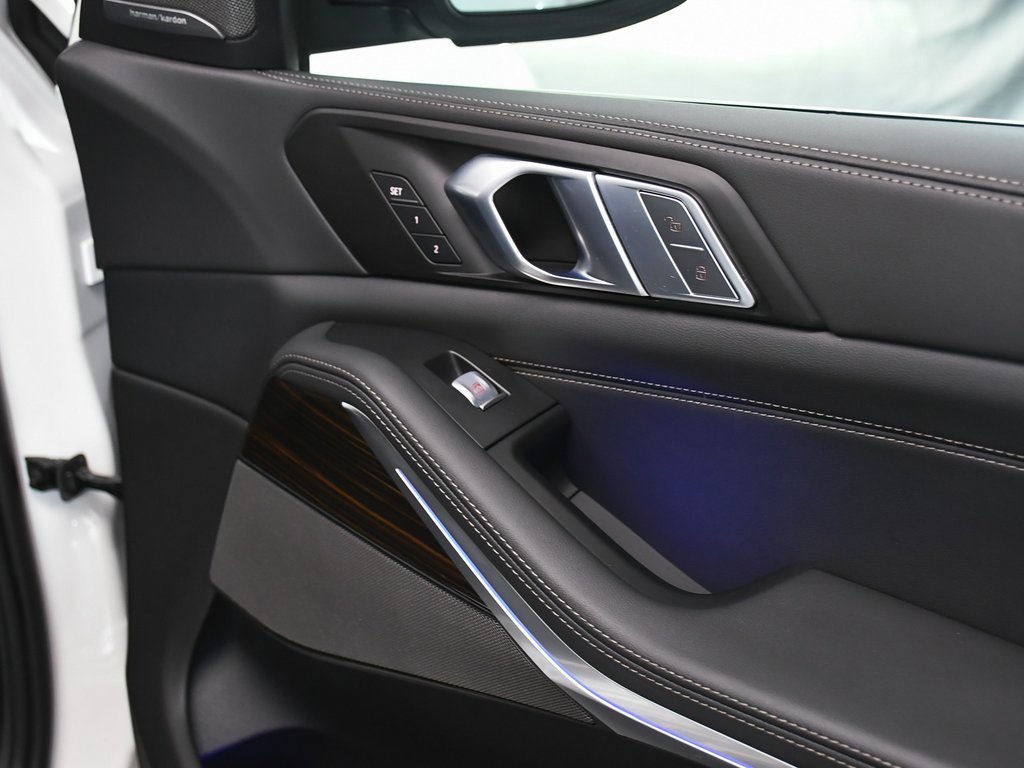 Used 2026 BMW X7 xDrive40i image 17