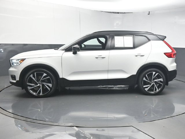 Used 2020 Volvo XC40 T5 R-Design w/ Protection Package AWD/4WD image 5