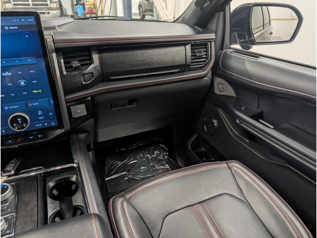 Used 2024 Ford Expedition Limited AWD/4WD image 12