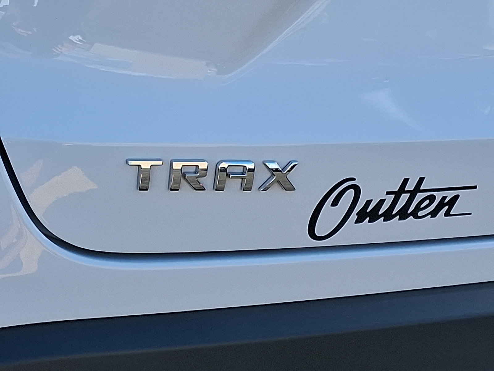 Used 2025 Chevrolet Trax LS image 30