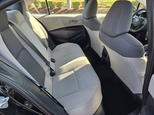 Used 2022 Toyota Corolla LE image 19