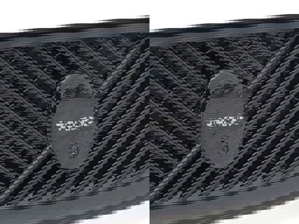 Used 2026 Volvo XC60 B5 Ultra w/ Protection Package Premier image 11